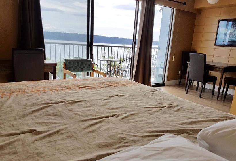 Above Tide Motel | Campbell River | British Columbia | Canada 9