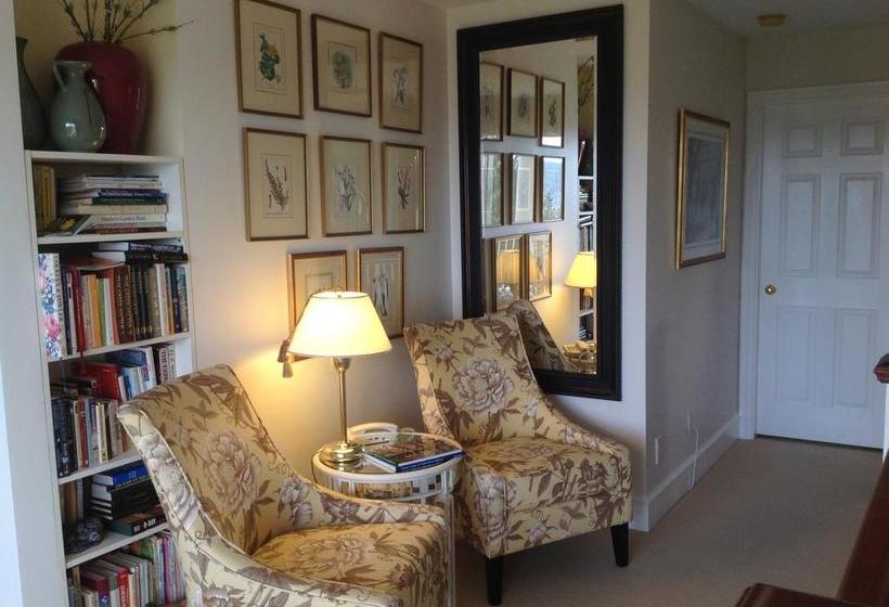 Bed and Breakfast Belle Maison Auprès De La Mer | Sidney | British Columbia | Canada 15