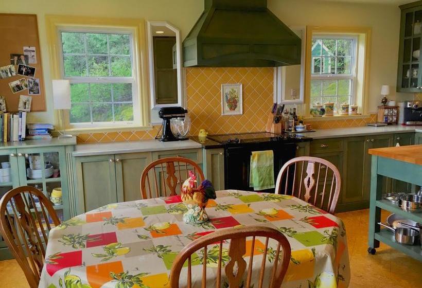 Bed and Breakfast Belle Maison Auprès De La Mer | Sidney | British Columbia | Canada 6