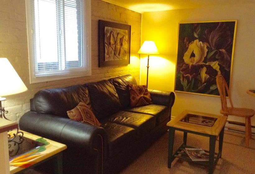 Bed and Breakfast Gaslight Inn Victoria | Victoria | British Columbia | Canada 3