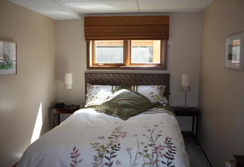 Bed and Breakfast Aven S Haven Alberta