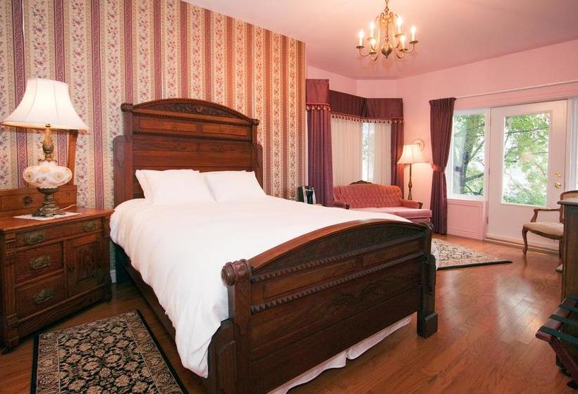 Hotel Auberge Sous Les Arbres | Gaspe | Quebec | Canada 12