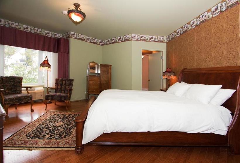 Hotel Auberge Sous Les Arbres | Gaspe | Quebec | Canada 14