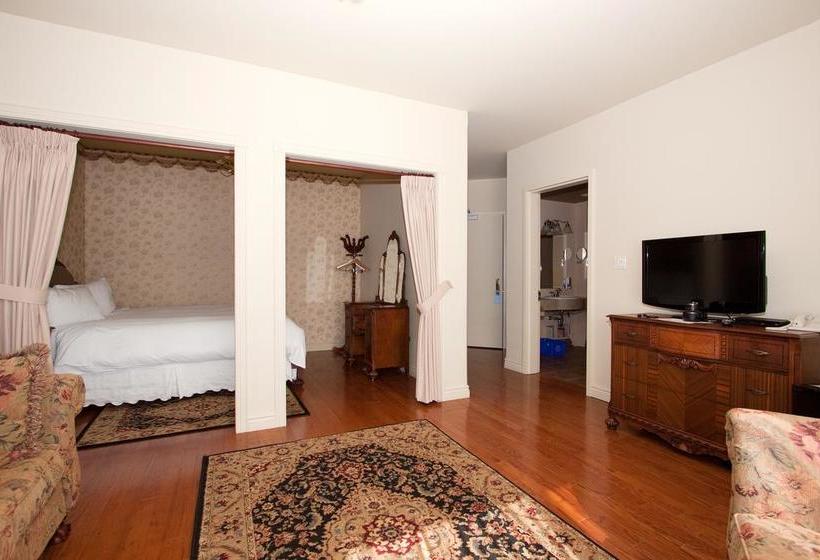 Hotel Auberge Sous Les Arbres | Gaspe | Quebec | Canada 18