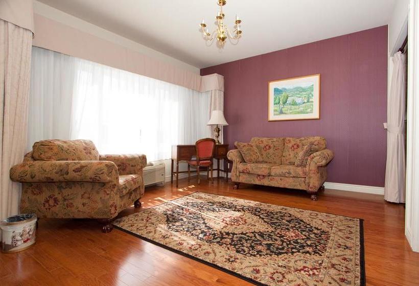 Hotel Auberge Sous Les Arbres | Gaspe | Quebec | Canada 19