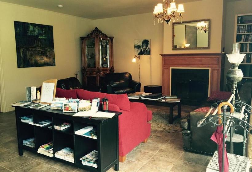 Hotel Auberge Sous Les Arbres | Gaspe | Quebec | Canada 3