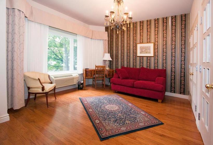 Hotel Auberge Sous Les Arbres | Gaspe | Quebec | Canada 5