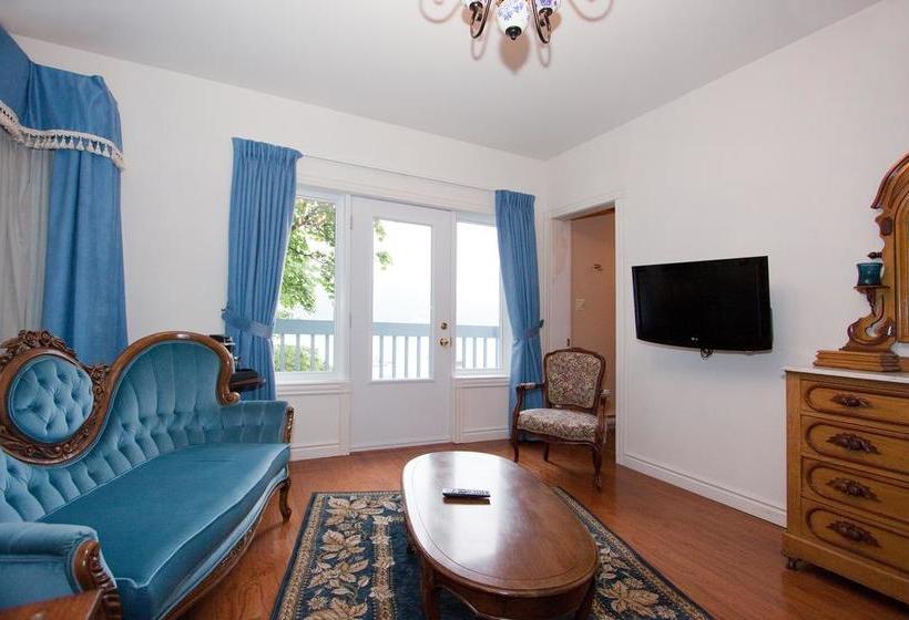 Hotel Auberge Sous Les Arbres | Gaspe | Quebec | Canada 7