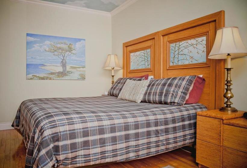 Maison Des Jardins B & B | Montreal | Quebec | Canada 15