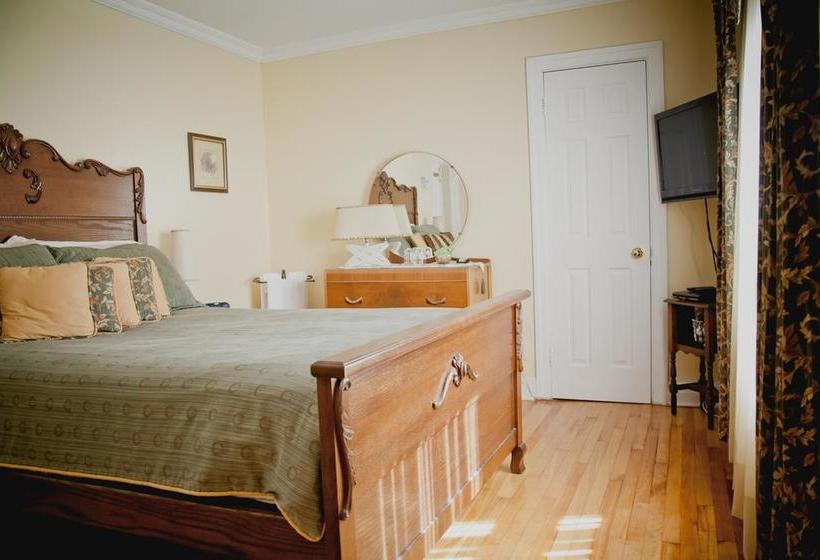 Maison Des Jardins B & B | Montreal | Quebec | Canada 16