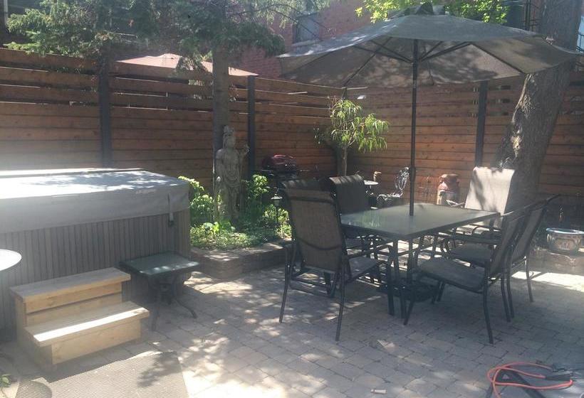 Maison Des Jardins B & B | Montreal | Quebec | Canada 2