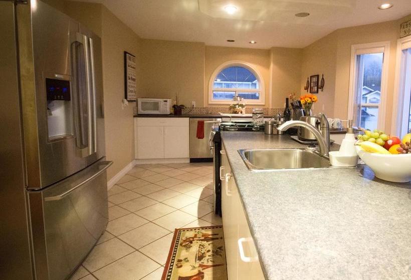 Eagle Close Executive B&b | Prince Rupert | British Columbia | Canada 17