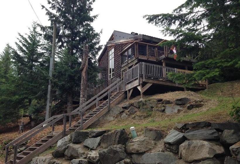 Whistler Lodge Hostel | Whistler | British Columbia | Canada 1