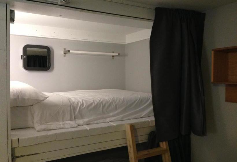 Whistler Lodge Hostel | Whistler | British Columbia | Canada 12