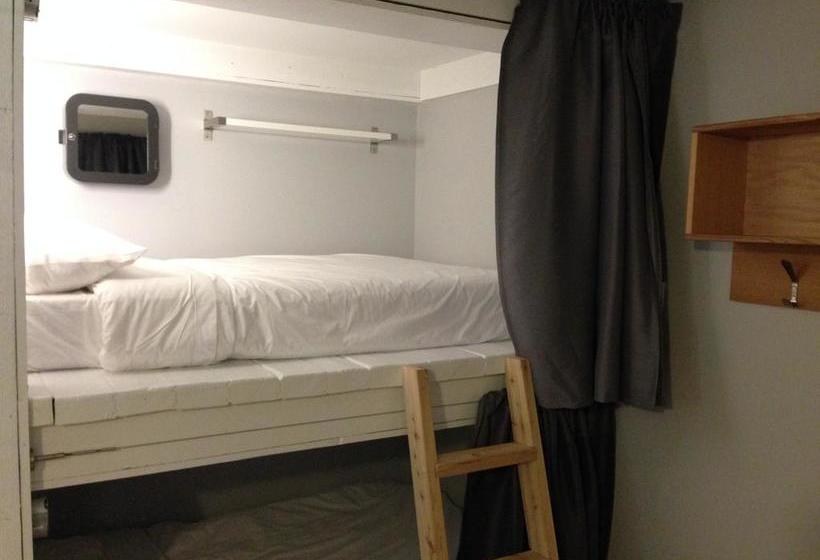 Whistler Lodge Hostel | Whistler | British Columbia | Canada 14