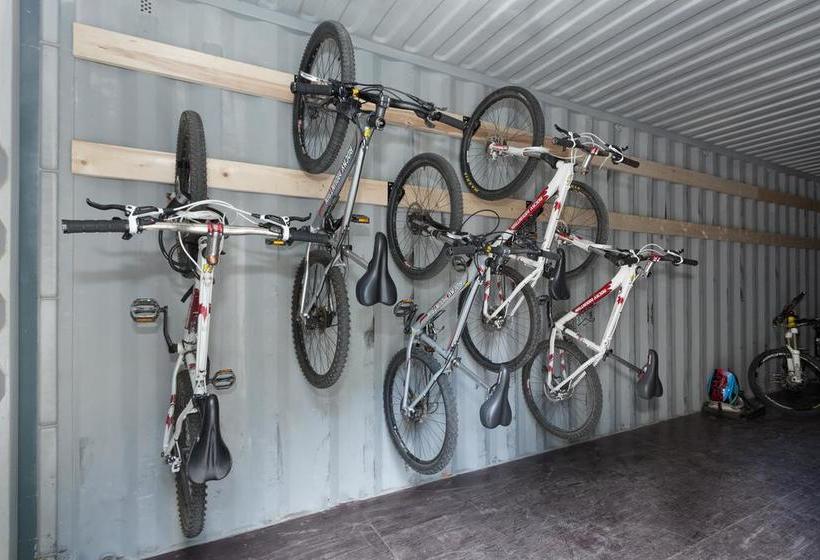 Whistler Lodge Hostel | Whistler | British Columbia | Canada 17