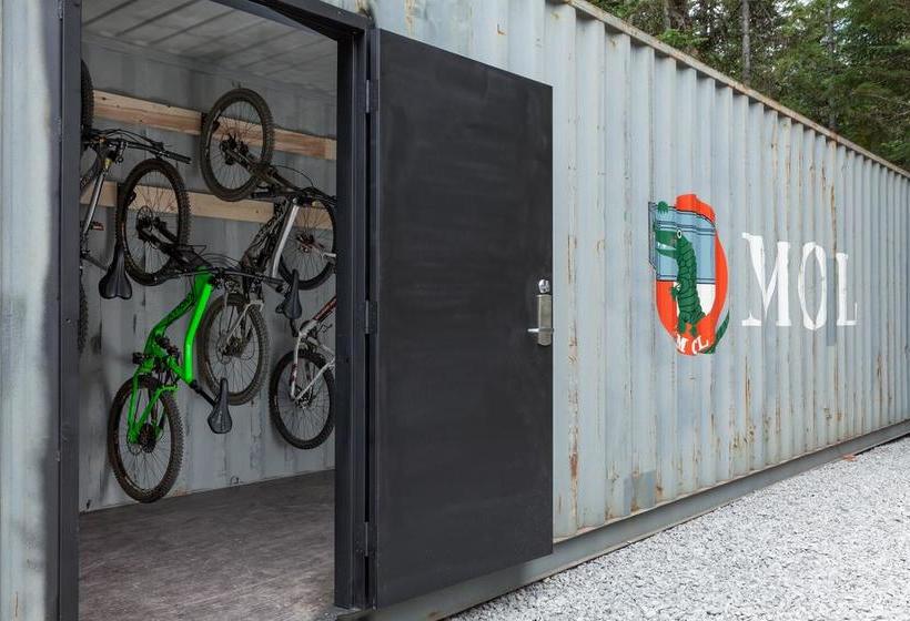 Whistler Lodge Hostel | Whistler | British Columbia | Canada 18