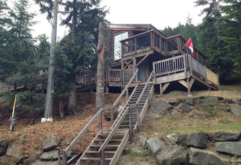 Whistler Lodge Hostel | Whistler | British Columbia | Canada 4