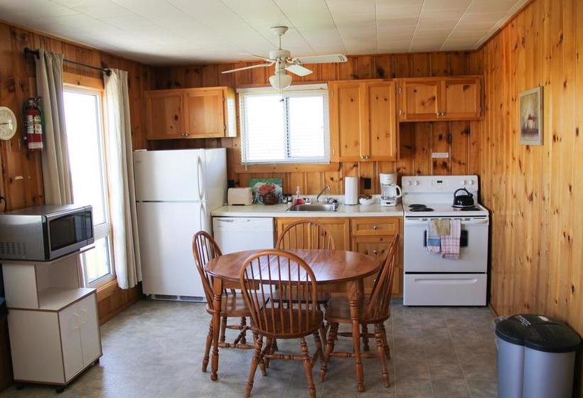 Resort Swept Away Cottages | Cavendish | Prince Edward Island | Canada 13