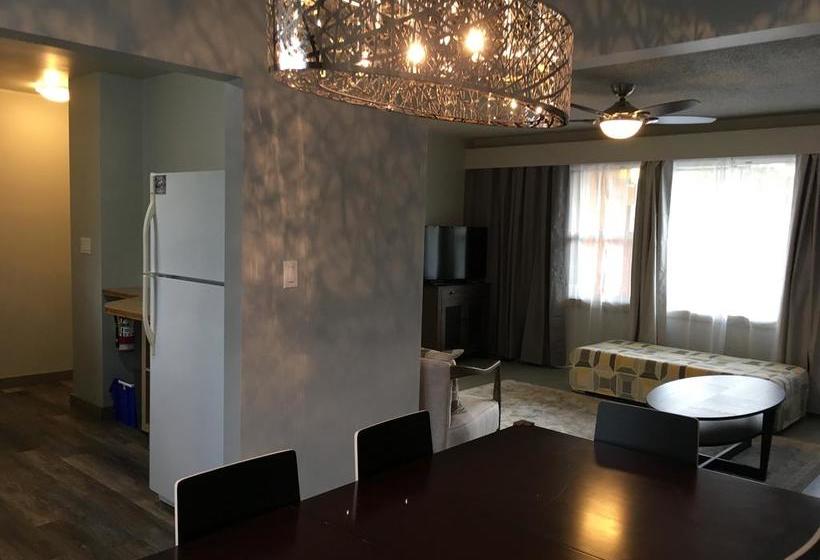 Motel Pinewood Inn | Golden | British Columbia | Canada 13