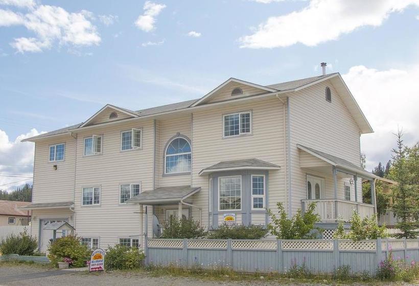 Midnight Sun Inn  Bed & Breakfast | Whitehorse | Yukon Territory | Canada 1