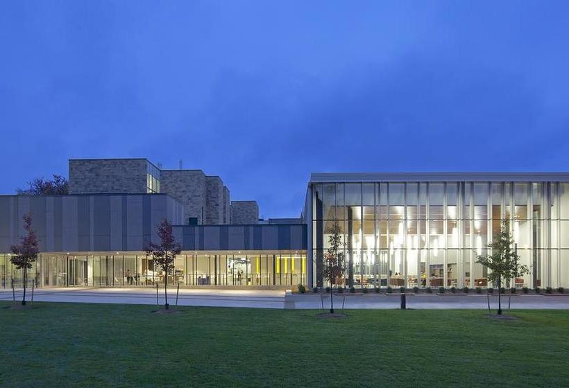 Hotel Clare Hall At Brescia University College Ontario