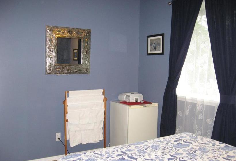 Arbour Cottage B & B | Courtenay | British Columbia | Canada 13