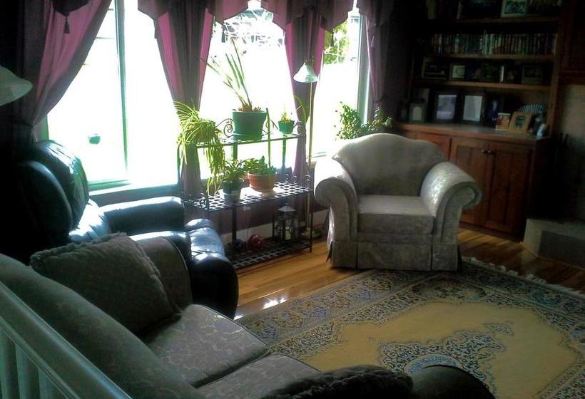 Arbour Cottage B & B | Courtenay | British Columbia | Canada 17