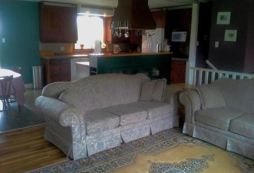 Arbour Cottage B & B | Courtenay | British Columbia | Canada 18