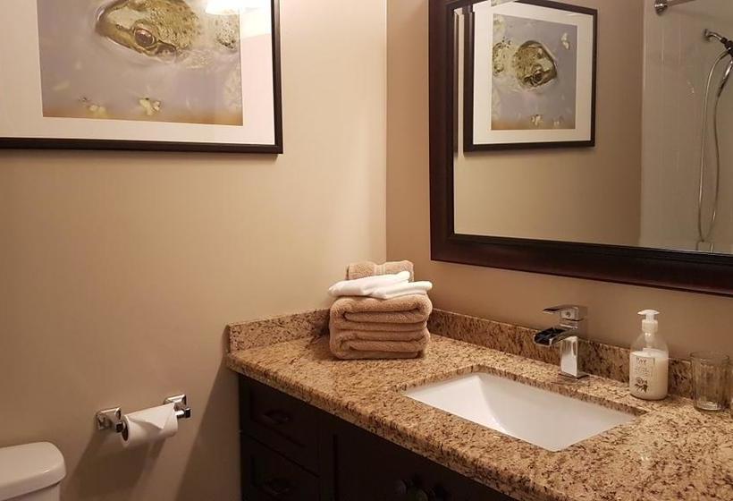 Christine S Bed And Breakfast | St. Catharines | Ontario | Canada 12