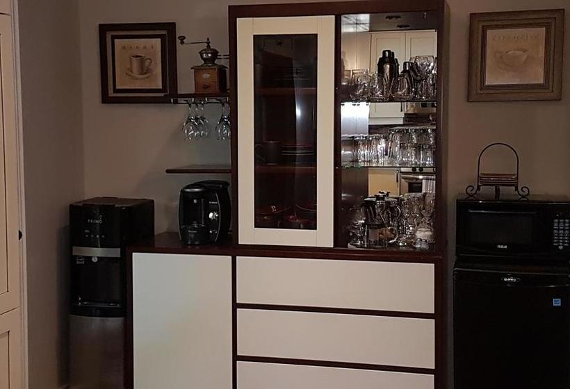 Christine S Bed And Breakfast | St. Catharines | Ontario | Canada 7