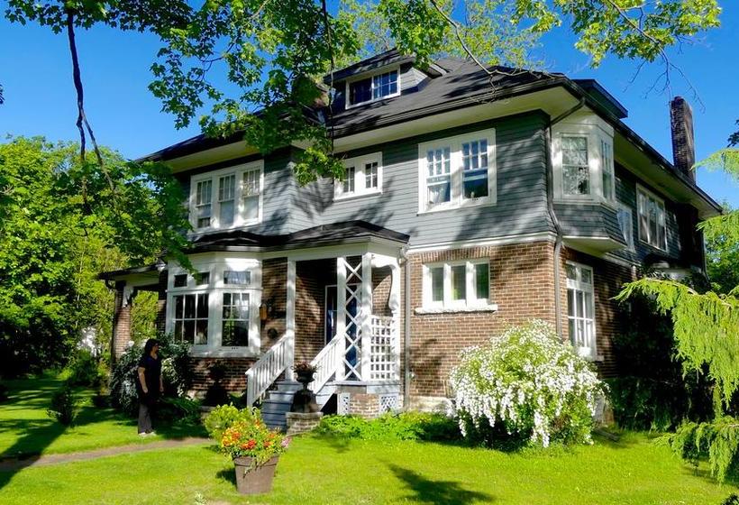 The Captain S House Heritage Bed & Breakfast Ontario