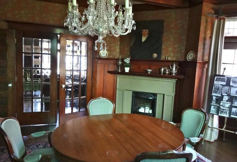 The Captain S House Heritage Bed & Breakfast | Midland | Ontario | Canada 10