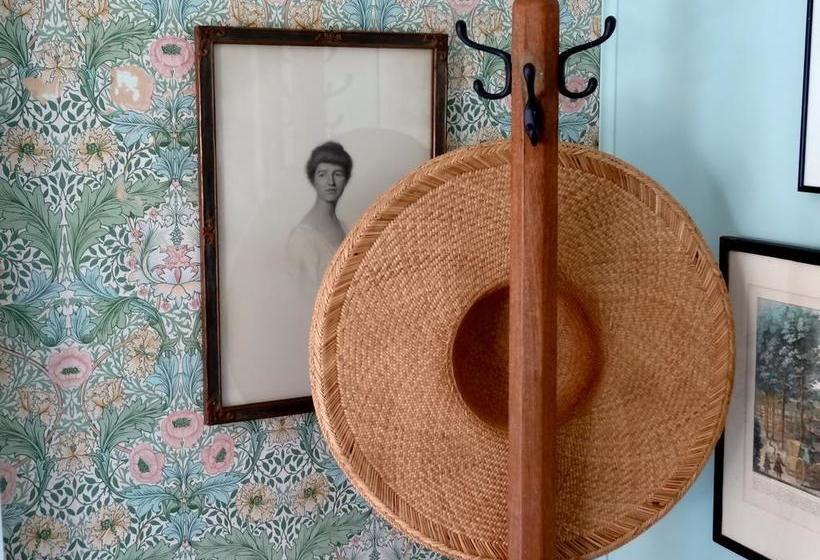 The Captain S House Heritage Bed & Breakfast | Midland | Ontario | Canada 18