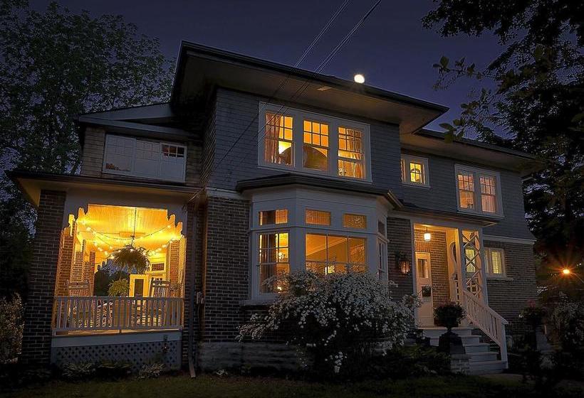 The Captain S House Heritage Bed & Breakfast | Midland | Ontario | Canada 3