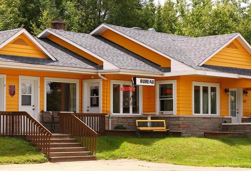 Motel 149 | Mont Tremblant | Quebec | Canada 1