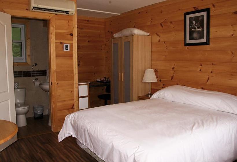 Motel 149 | Mont Tremblant | Quebec | Canada 10