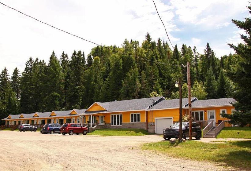 Motel 149 | Mont Tremblant | Quebec | Canada 2