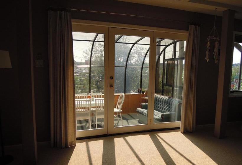 Sunshine B&b In Old Town | Yellowknife | Northwest Territories | Canada 1