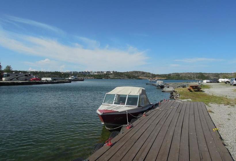 Sunshine B&b In Old Town | Yellowknife | Northwest Territories | Canada 10