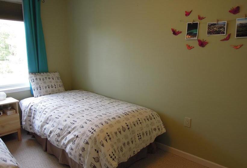 Sunshine B&b In Old Town | Yellowknife | Northwest Territories | Canada 14