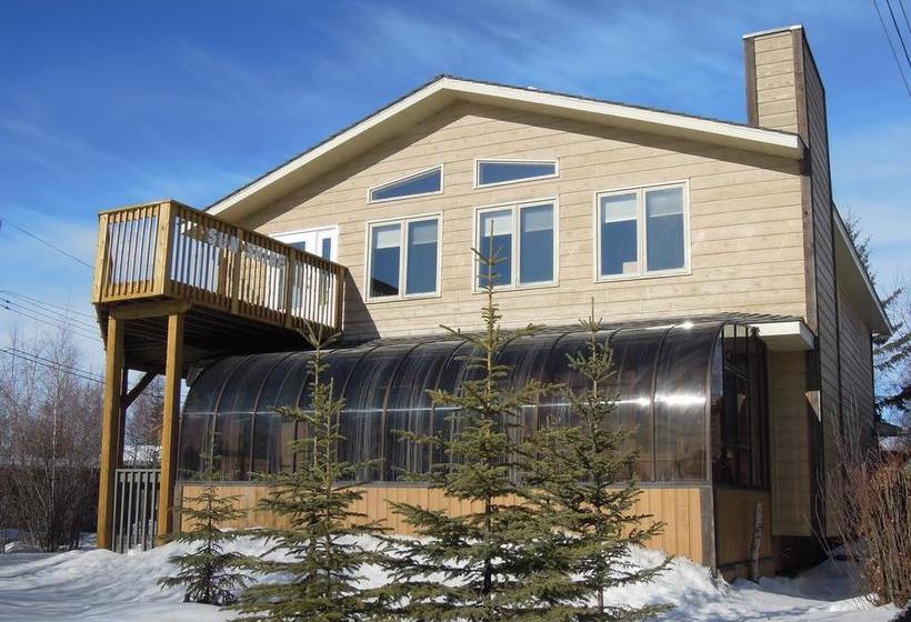 Sunshine B&b In Old Town | Yellowknife | Northwest Territories | Canada 18