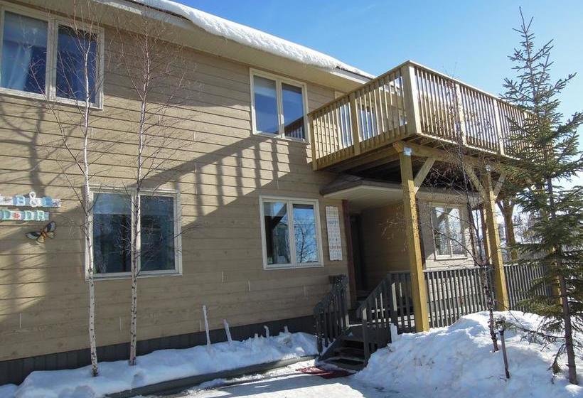 Sunshine B&b In Old Town | Yellowknife | Northwest Territories | Canada 19