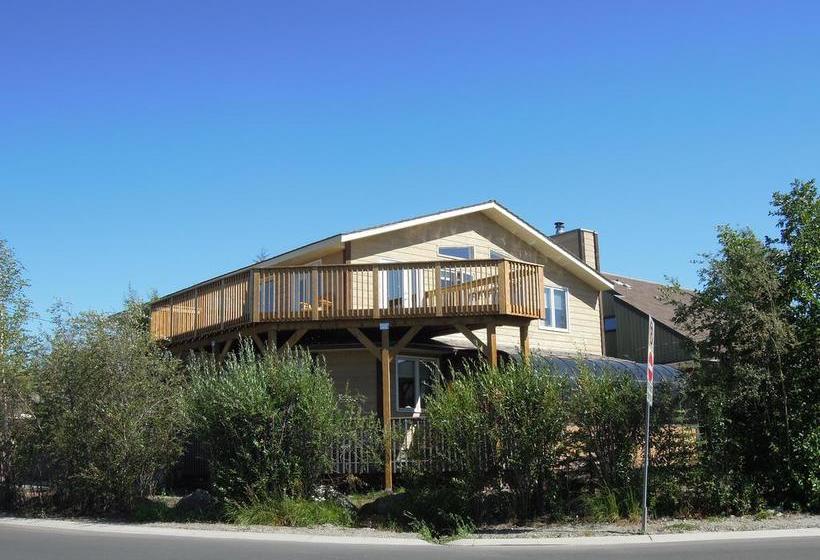 Sunshine B&b In Old Town | Yellowknife | Northwest Territories | Canada 6