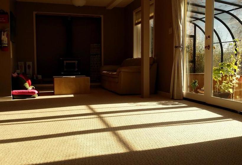 Sunshine B&b In Old Town | Yellowknife | Northwest Territories | Canada 7