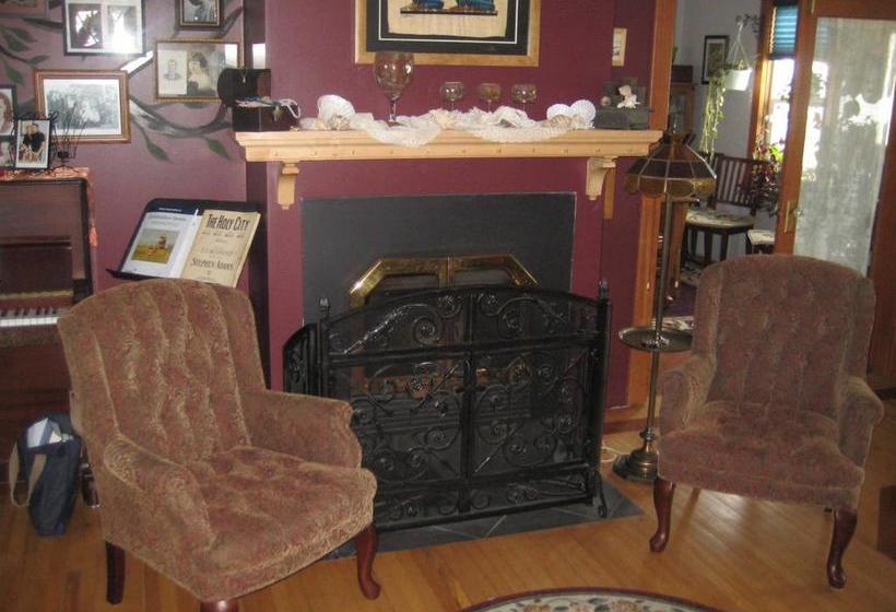 Phoenix House B&b | Stettler | Alberta | Canada 11