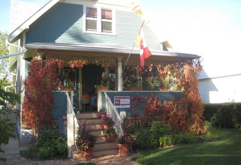 Phoenix House B&b | Stettler | Alberta | Canada 12