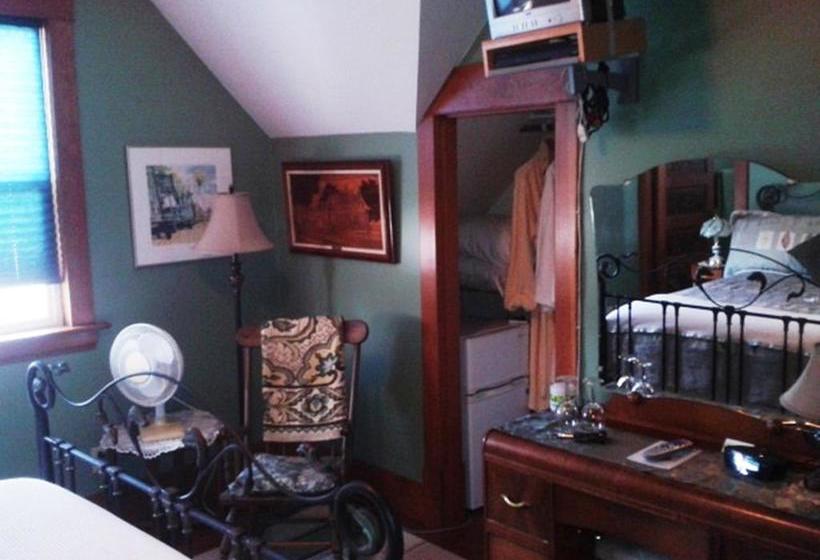 Phoenix House B&b | Stettler | Alberta | Canada 17