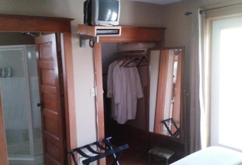 Phoenix House B&b | Stettler | Alberta | Canada 18