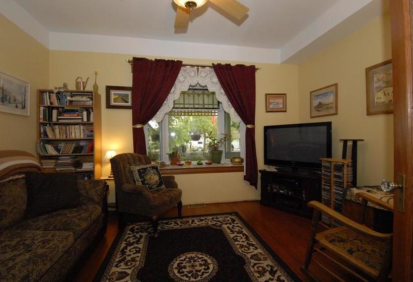 Phoenix House B&b | Stettler | Alberta | Canada 2